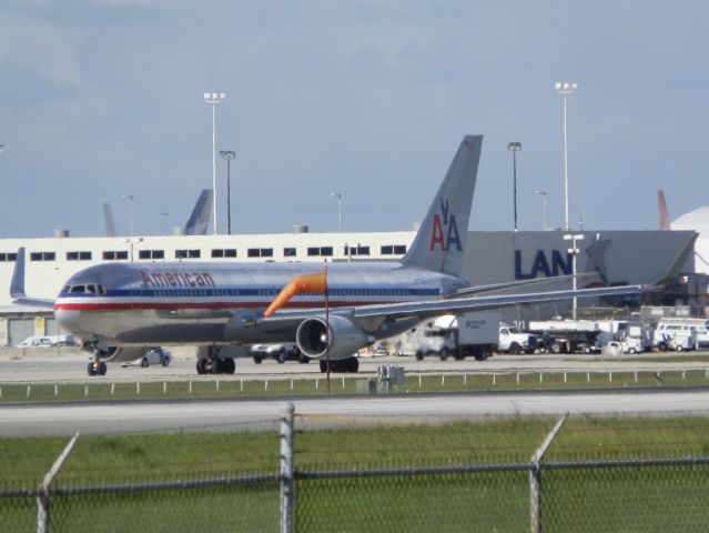 BOEING 767-300 (N357AA)