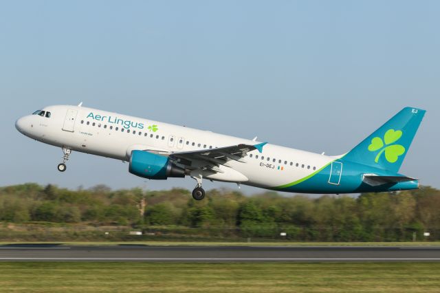 Airbus A320 (EI-DEJ) - EI205 departing to DUB