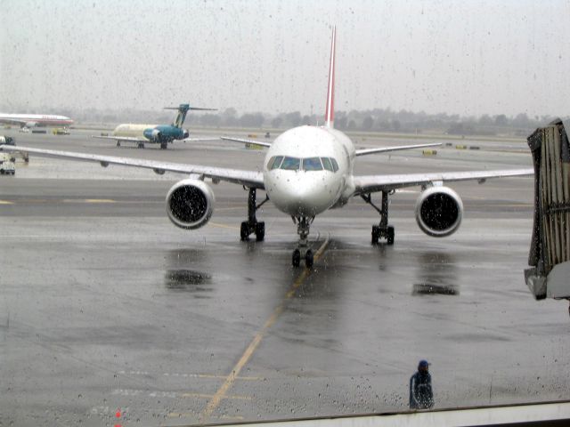 BOEING 767-300 —
