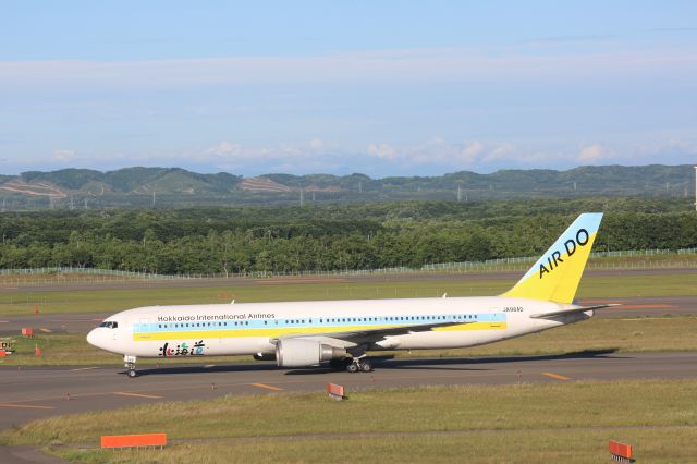 BOEING 767-300 (JA98AD)