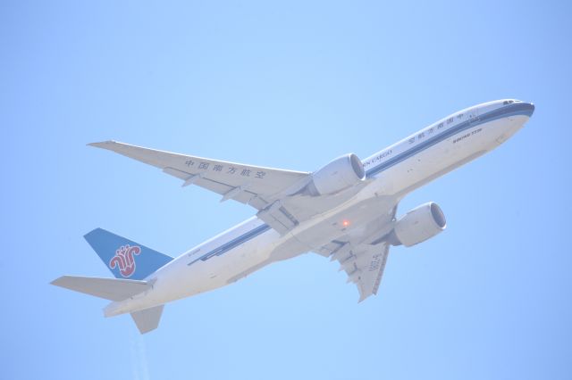 BOEING 777-200LR (B-2080)