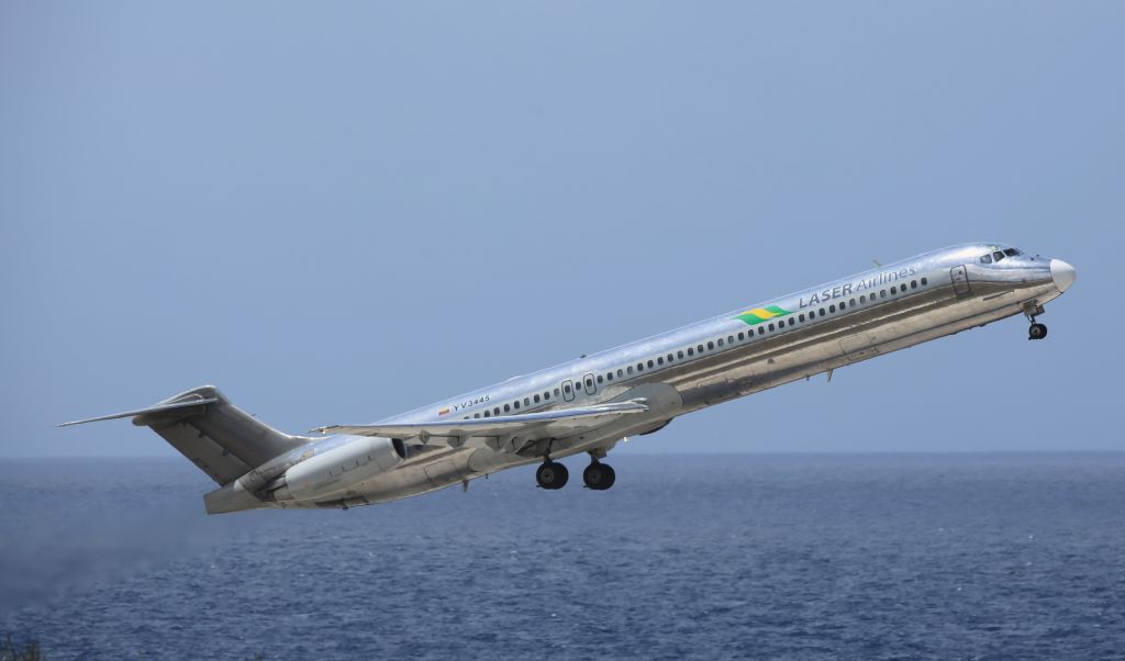 McDonnell Douglas MD-82 (YV-3445)