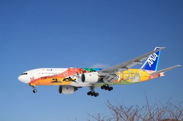 Boeing 777-200 (JA741A) - December 29th 2019:HND-HKD.