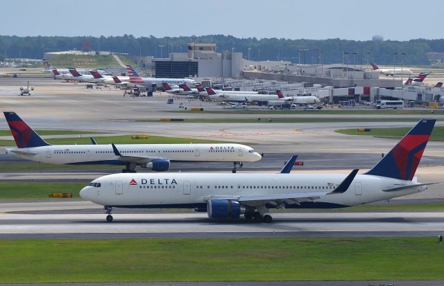 BOEING 757-300 (N587NW) - 8/8/15