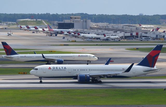 BOEING 757-300 (N587NW) - 8/8/15