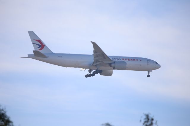 BOEING 777-200LR (B-222K)