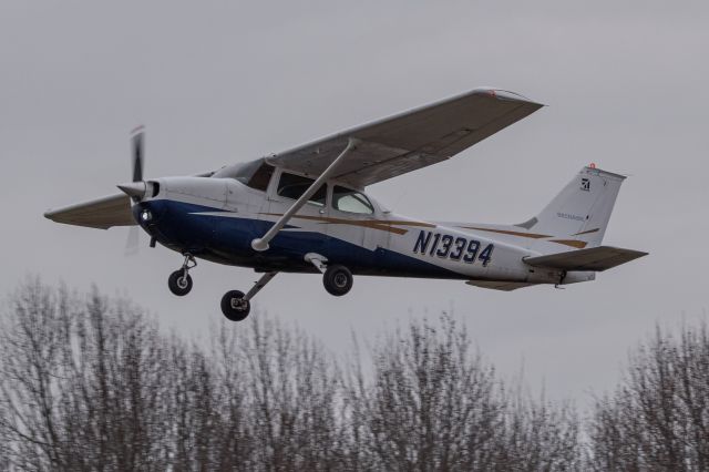 Cessna Skyhawk (N13394)
