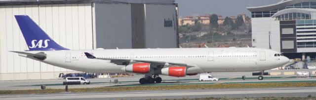 Airbus A340-300 (LN-RKF)