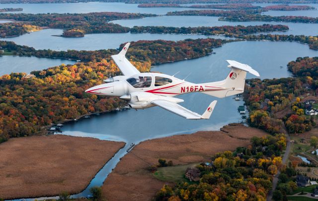 Diamond Twin Star (N16FA) - N16FA over lake Minnetonka