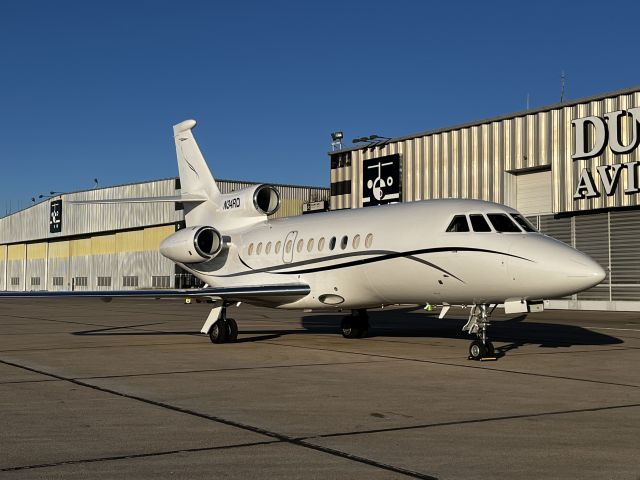 Dassault Falcon 900 (N34RD)