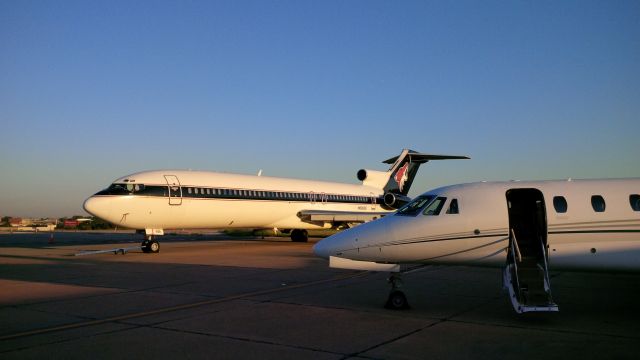 Boeing 727-200 (N698SS)