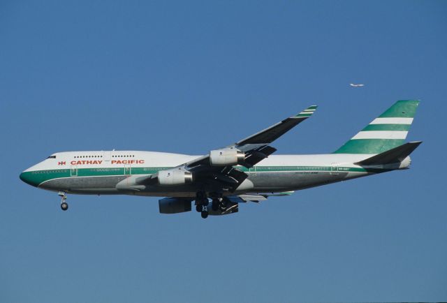 Boeing 747-400 (VR-HOY) - Final Approach to Narita Intl Airport Rwy34L on 1997/01/17