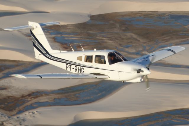 Piper Turbo Arrow 4 (PT-RHG)