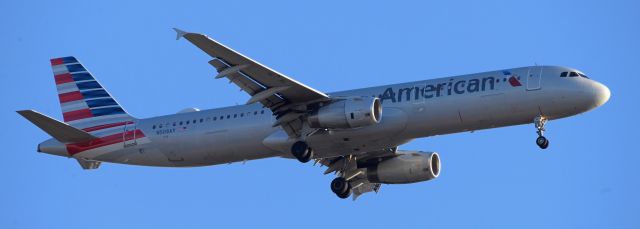 Airbus A321 (N508AY) - phoenix sky harbor international airport AAL1057 19FEB20