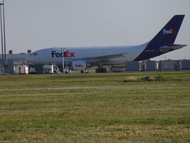 Airbus A310 (N430FE)