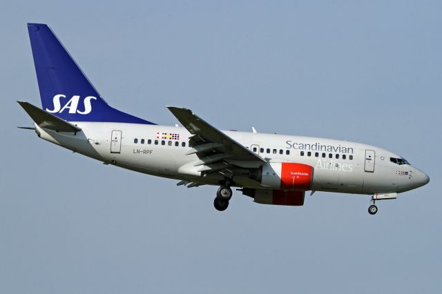 BOEING 737-600 (LN-RPF)