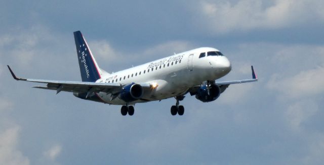 Embraer 175 (N401YX) - On final is this 2013 Republic  Airways Embraer 175LR in the Spring of 2013.