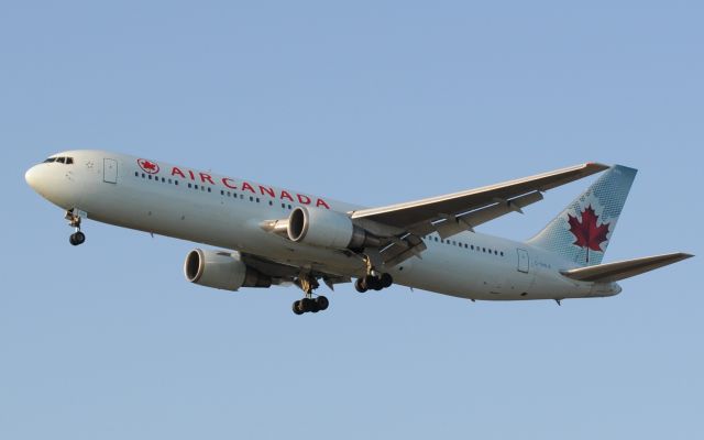 BOEING 767-300 (C-GHLA) - On approach at YVR