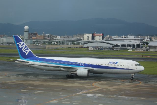 BOEING 767-300 (JA8287)