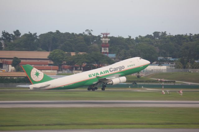 Boeing 747-400 (B-16482)