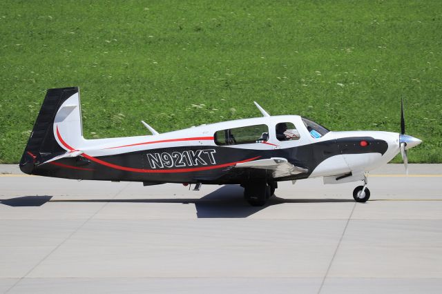 Mooney M-20 (N921KT)