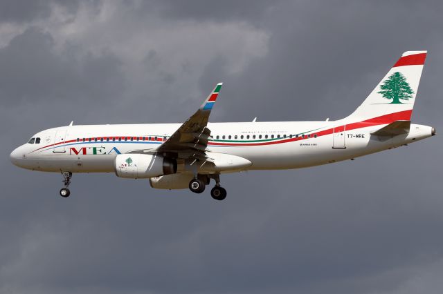 Airbus A320 (T7-MRE)