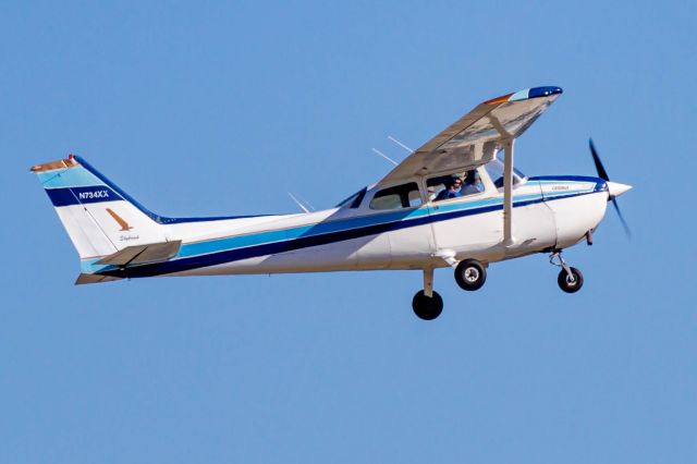 Cessna Skyhawk (N734XX)