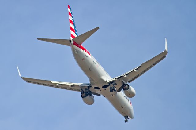 Boeing 737-800 —