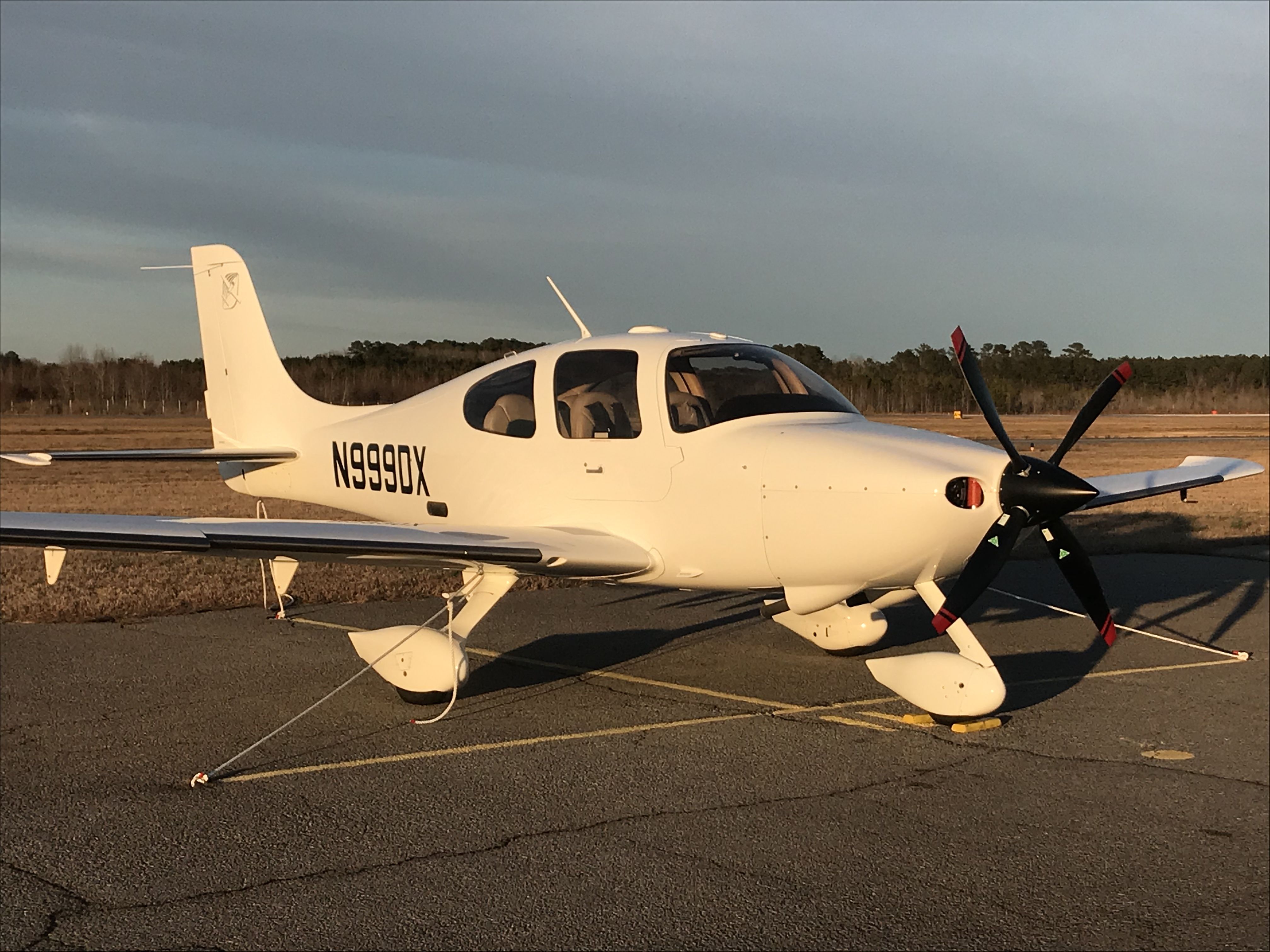 Cirrus SR-22 (N999DX)