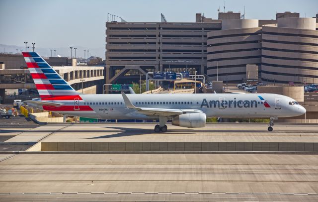 Boeing 757-200 (N200UU)