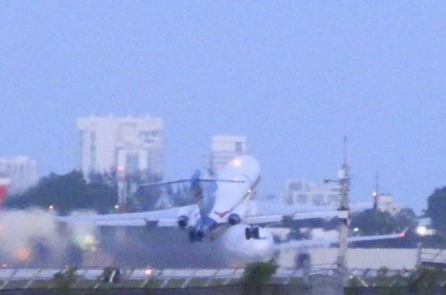 BOEING 727-200 (N395AJ) - Rotation"At dusk!"