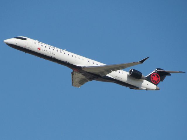 Canadair Regional Jet CRJ-900 —