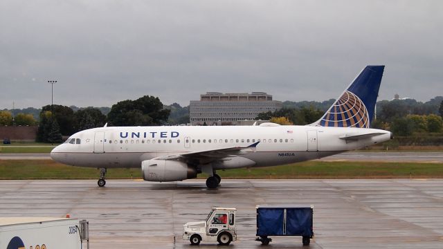 Airbus A319 (N841UA)