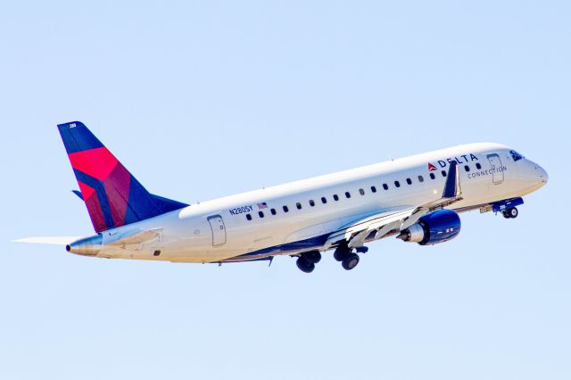 Embraer 175 (N280SY)