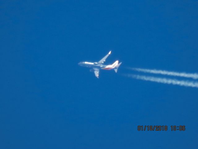 Boeing 737-800 (N8663A)