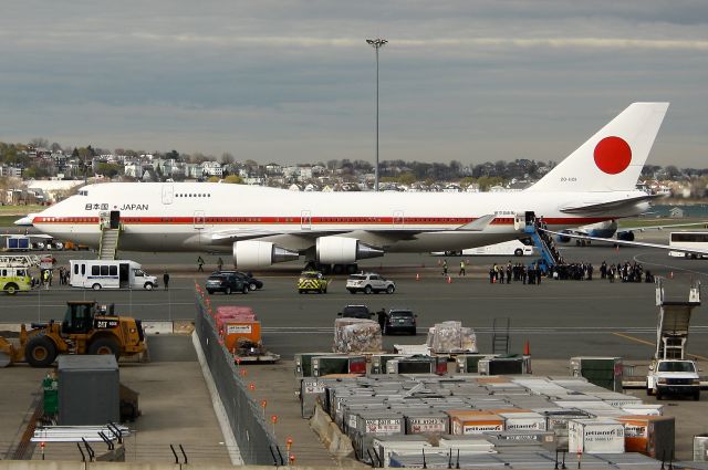 Boeing 747-400 (20-1101) - The Japanese delegation departing from Japan Air Force 001 Heavy