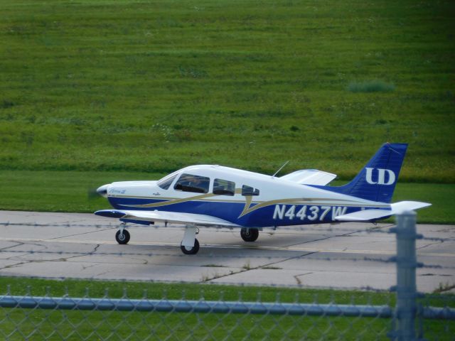 Piper Cherokee Arrow (N4437W)