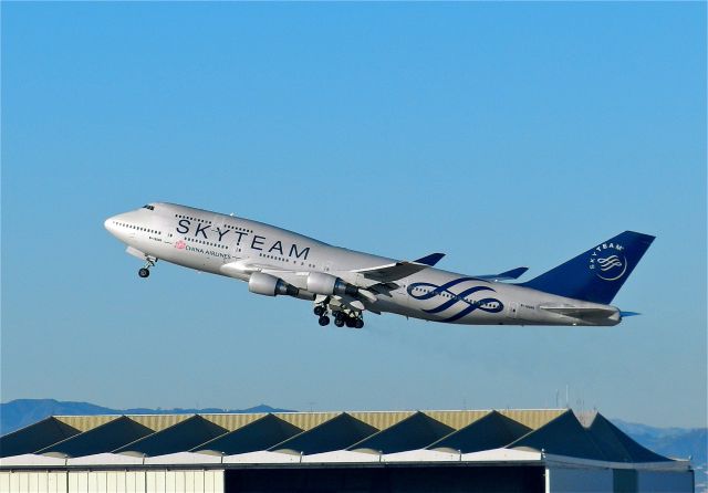 Boeing 747-400 (B-18206) - Now retired. April 7, 2016