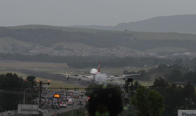 Boeing 747-400 (VH-OJA) - Final touch down for this Qantas 747.