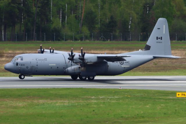 Lockheed C-130 Hercules (13-0601)