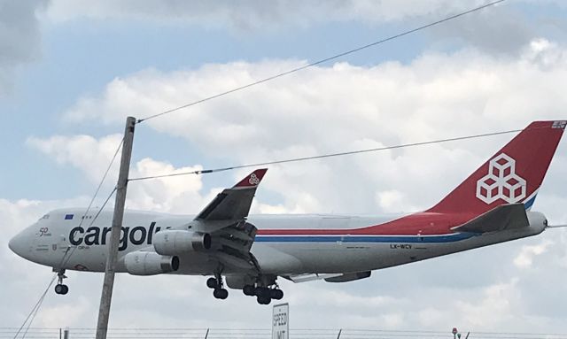 Boeing 747-400 (LX-WCV)