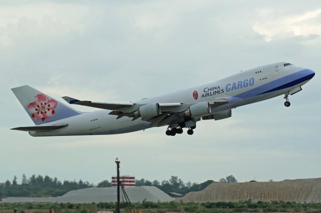 Boeing 747-400 (B-18709)