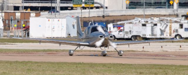 Cirrus SR-22 (N305CD)