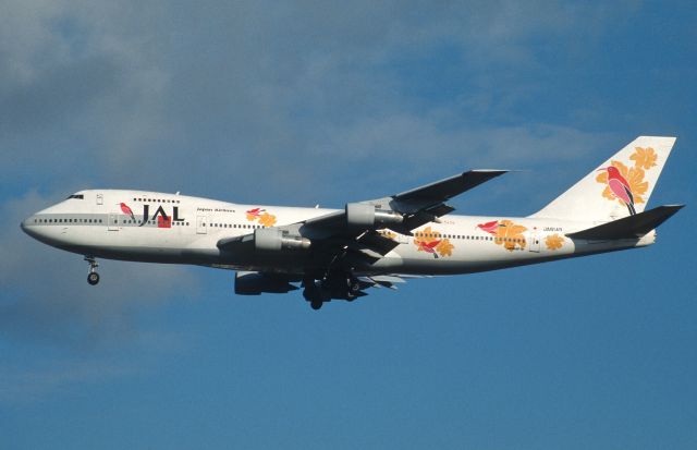 Boeing 747-200 (JA8149) - Final Approach to Narita Intl Airport Rwy34L on 2000/01/15 " Resocha c/s "