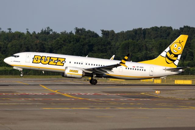 Boeing 737-700 (SP-RZG)