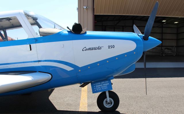 Piper PA-30 Twin Comanche (N7930P) - Read the gear door!  Had to use my cowboy hat to block glare.