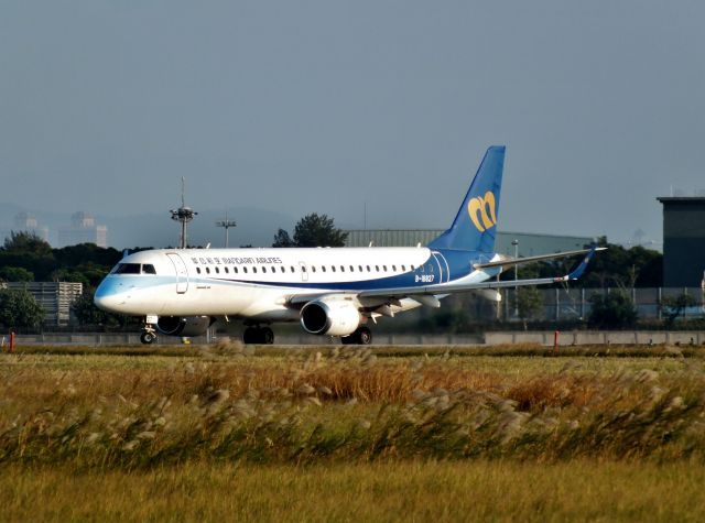 Embraer ERJ-190 (B-16827) - Mandarin Airlines