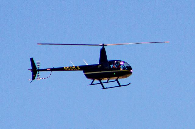 Robinson R-44 (N551LA)