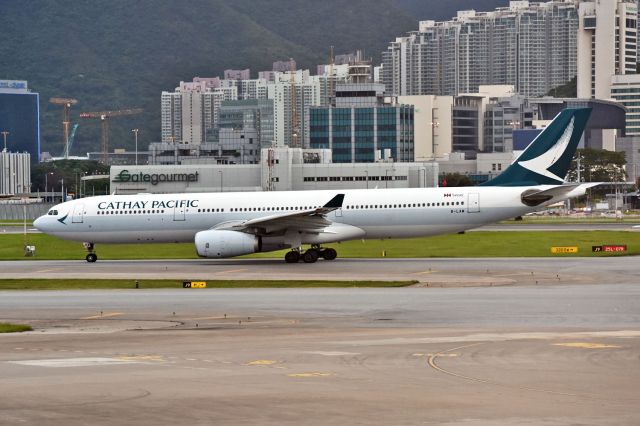 Airbus A330-300 (B-LAM)