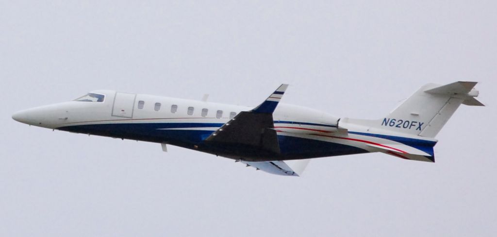 Learjet 40 (N620FX)